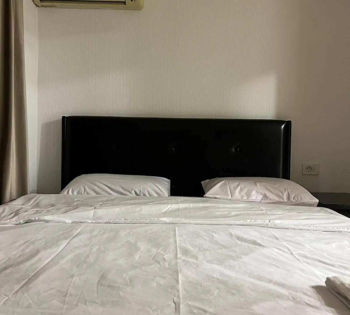 اتصالات Vip Modern & Luxe Central Apartment 